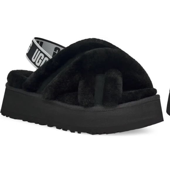 UGG Shoes - NIB UGG Slipper size 9